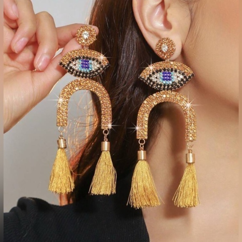 ✨NEW Elegant Gold and Black Tassel Earrings